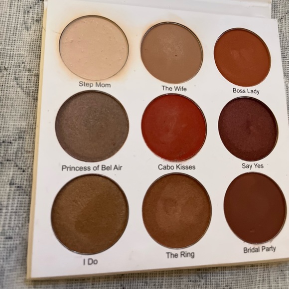 “GIVE THEM LALA BEAUTY”Eye shadow pallet!! - Picture 2 of 5